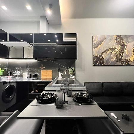 Luxury Black And White Interior Apartments Kalamata Ngoại thất bức ảnh