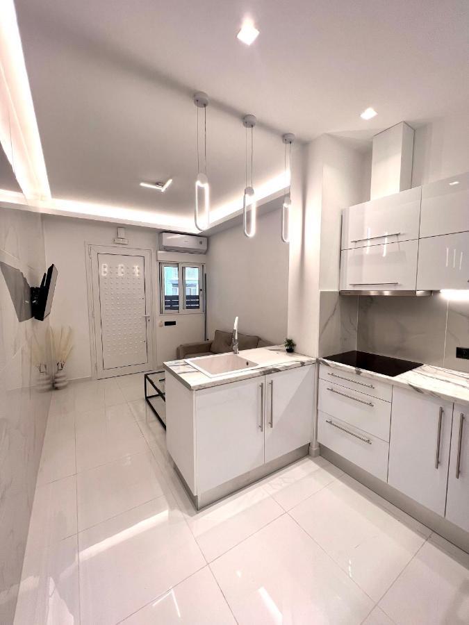 Luxury Black And White Interior Apartments Kalamata Ngoại thất bức ảnh